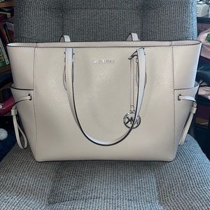 Lg MK Gilly Travel Tote